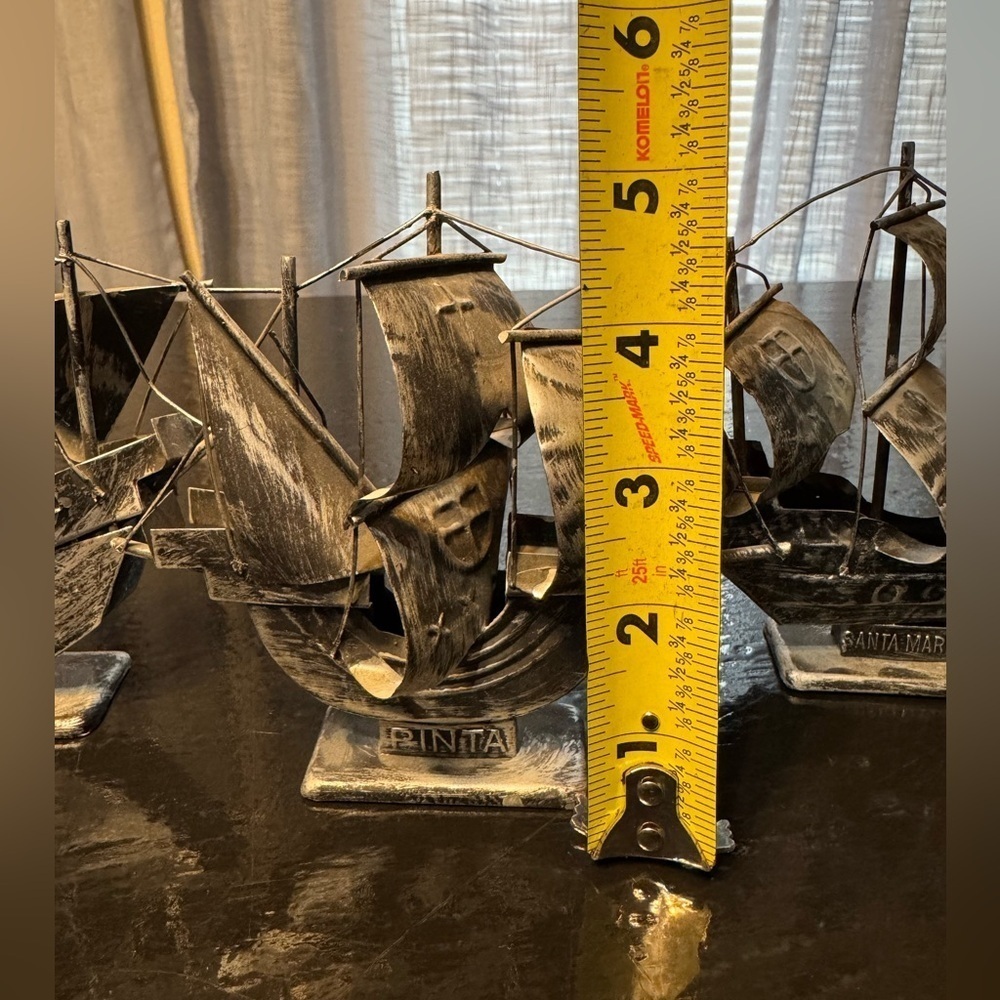 Vintage Trio Small Metal Ships Sculpture, "Nina” “Pinta" and the Santa Maria” - Picture 4 of 6